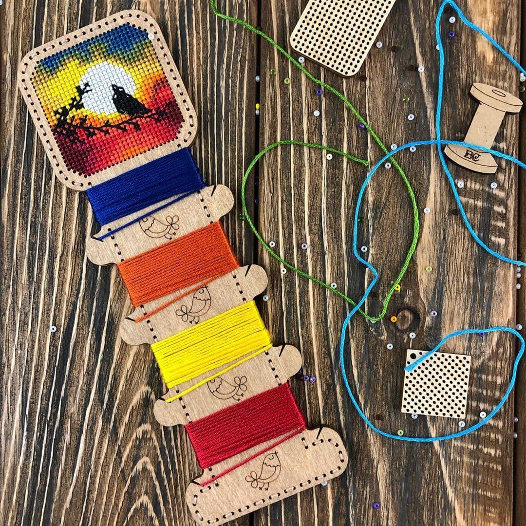 Blank for embroidery with thread on wood