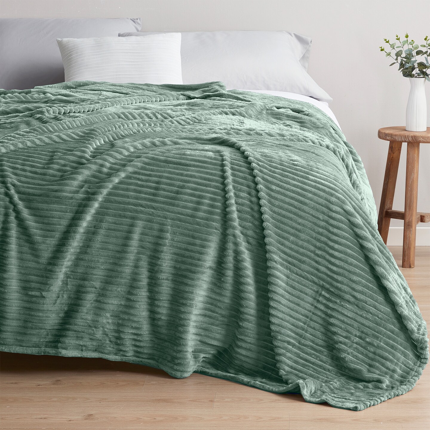 Nestl Cut Plush Fleece Blanket