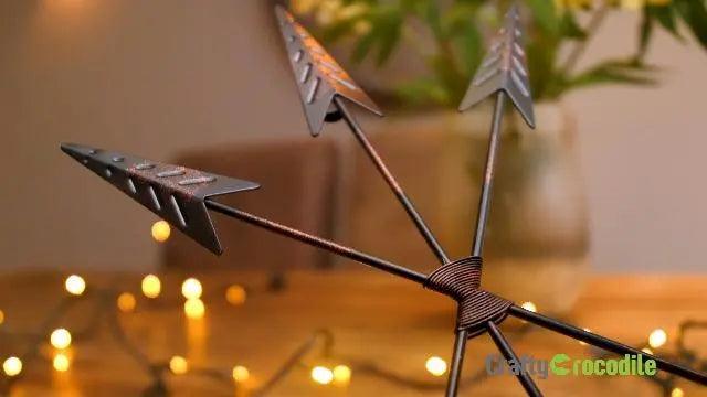 Iron Arrow Wall Decor   Hanging Native American Arrow Decor with Sprinkles of Gold for Bedroom Living Room Kitchen   Rustic Style Metal Art for Home Interior
