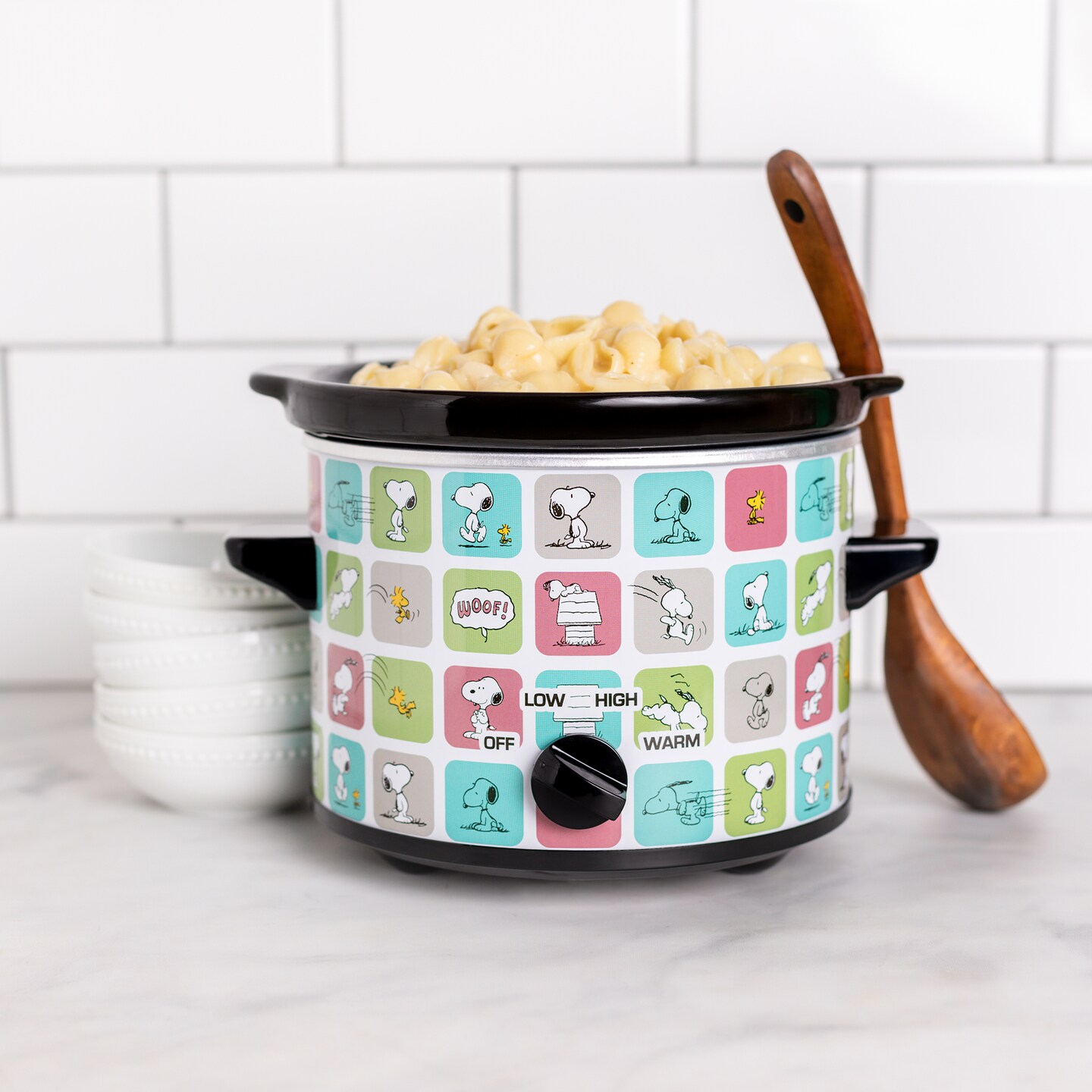 Uncanny Brands Peanuts Snoopy & Woodstock 2 Quart Slow Cooker | Small ...