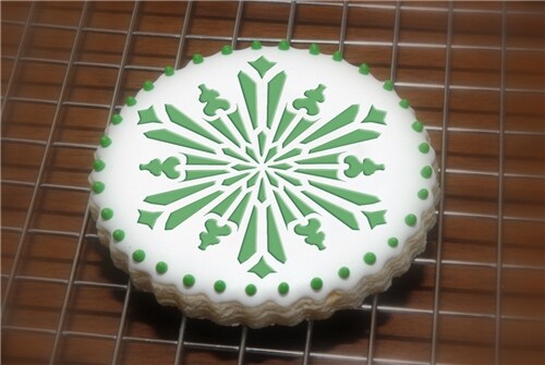Small Crystal Snowflakes Cookie Stencil #3 | C748 by Designer Stencils |