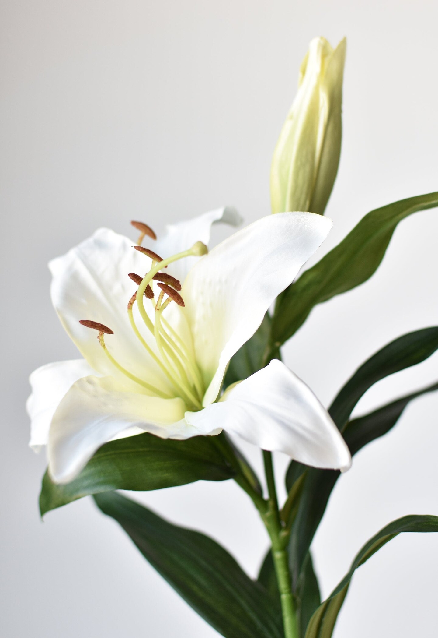 35&#x22; Faux White Lily Stem