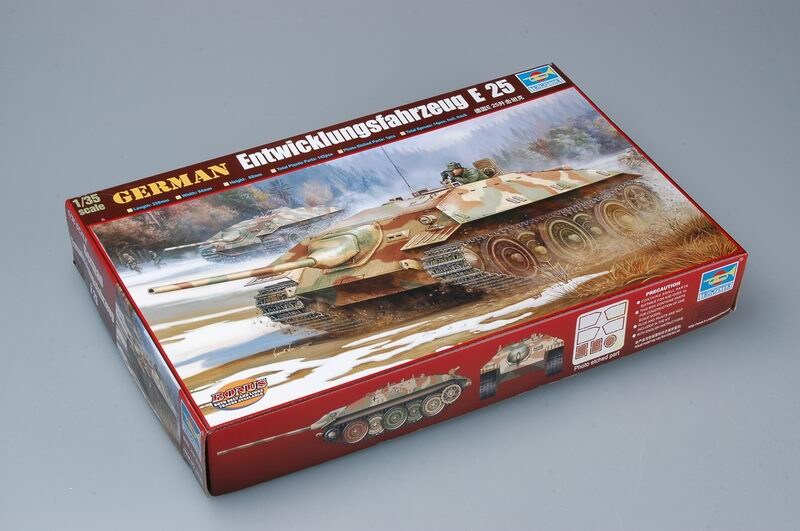 Trumpeter  1/35 GERMAN E-25 TANK 1/35 Plastic Model