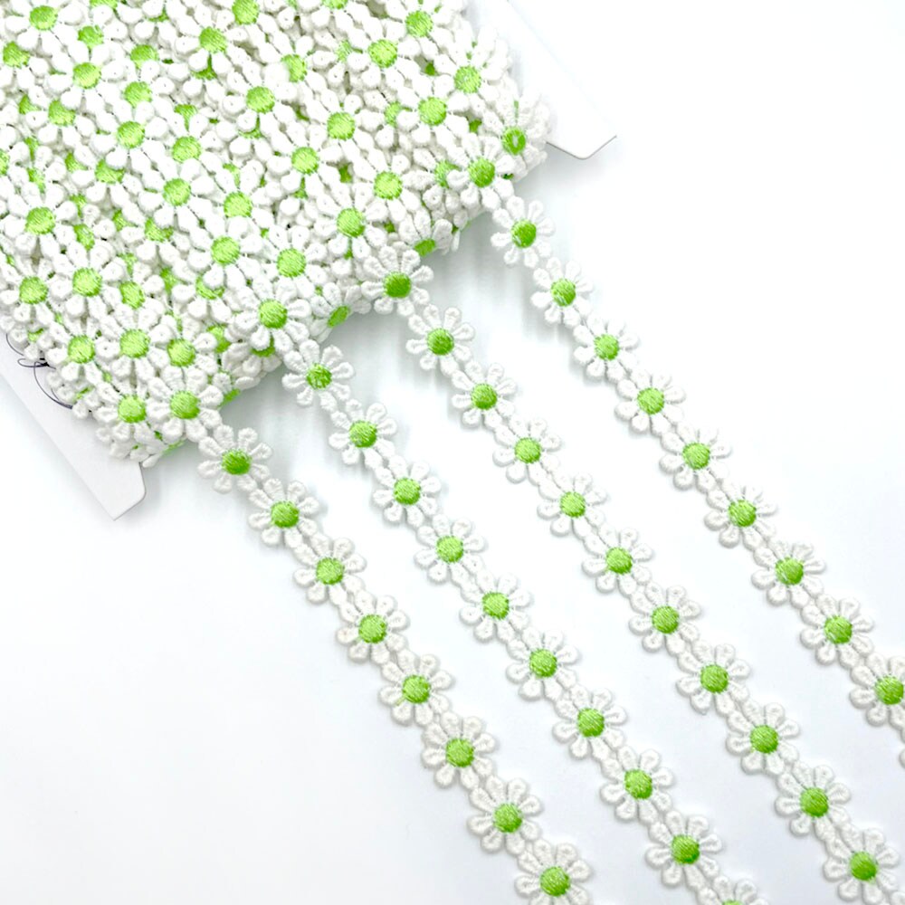 Designer's Shop Daisy Floral Lace trim 5/8” ( 16mm) x 5 yards