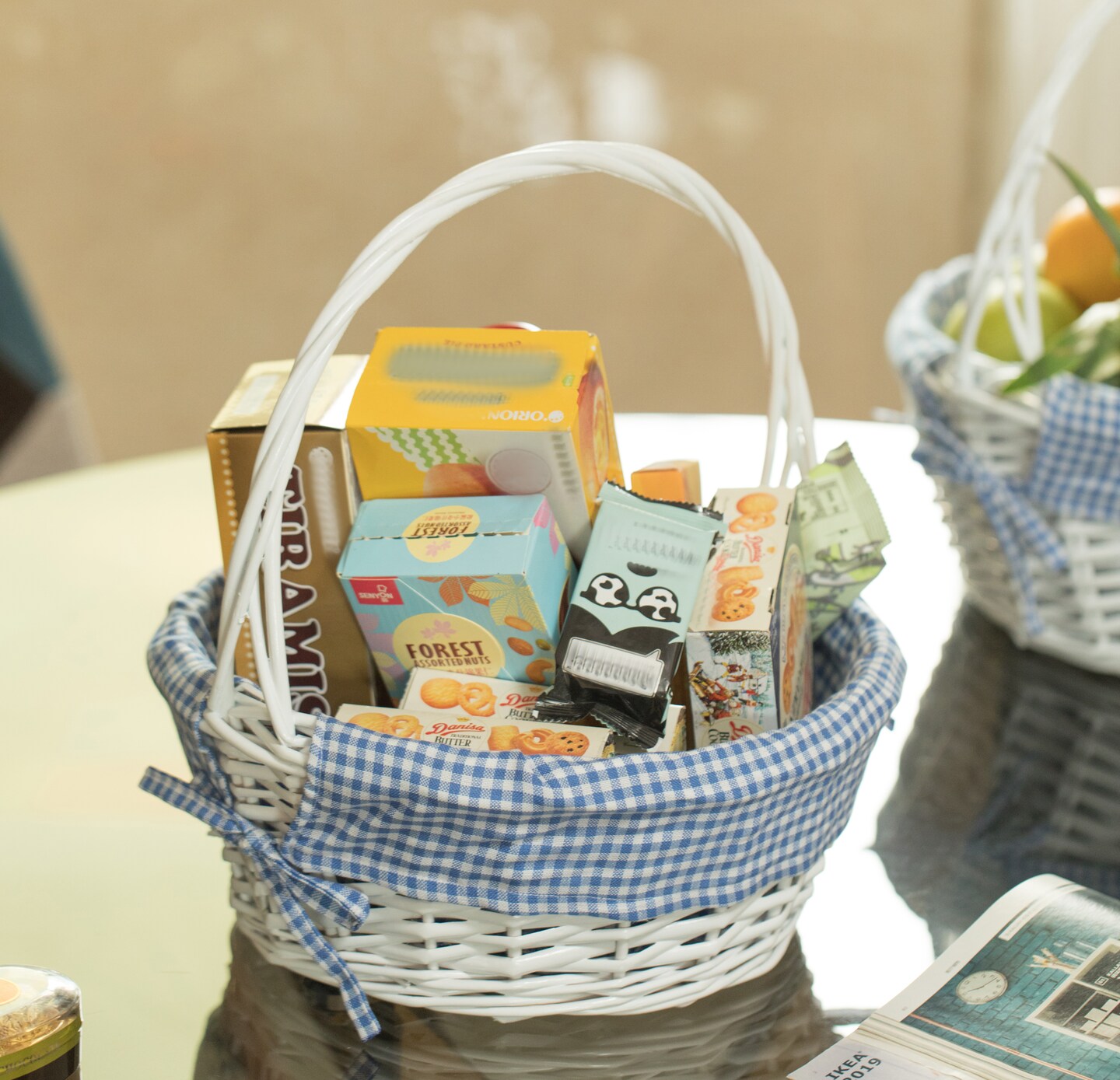 White Round Willow Gift Basket, with Gingham Liner and Handle