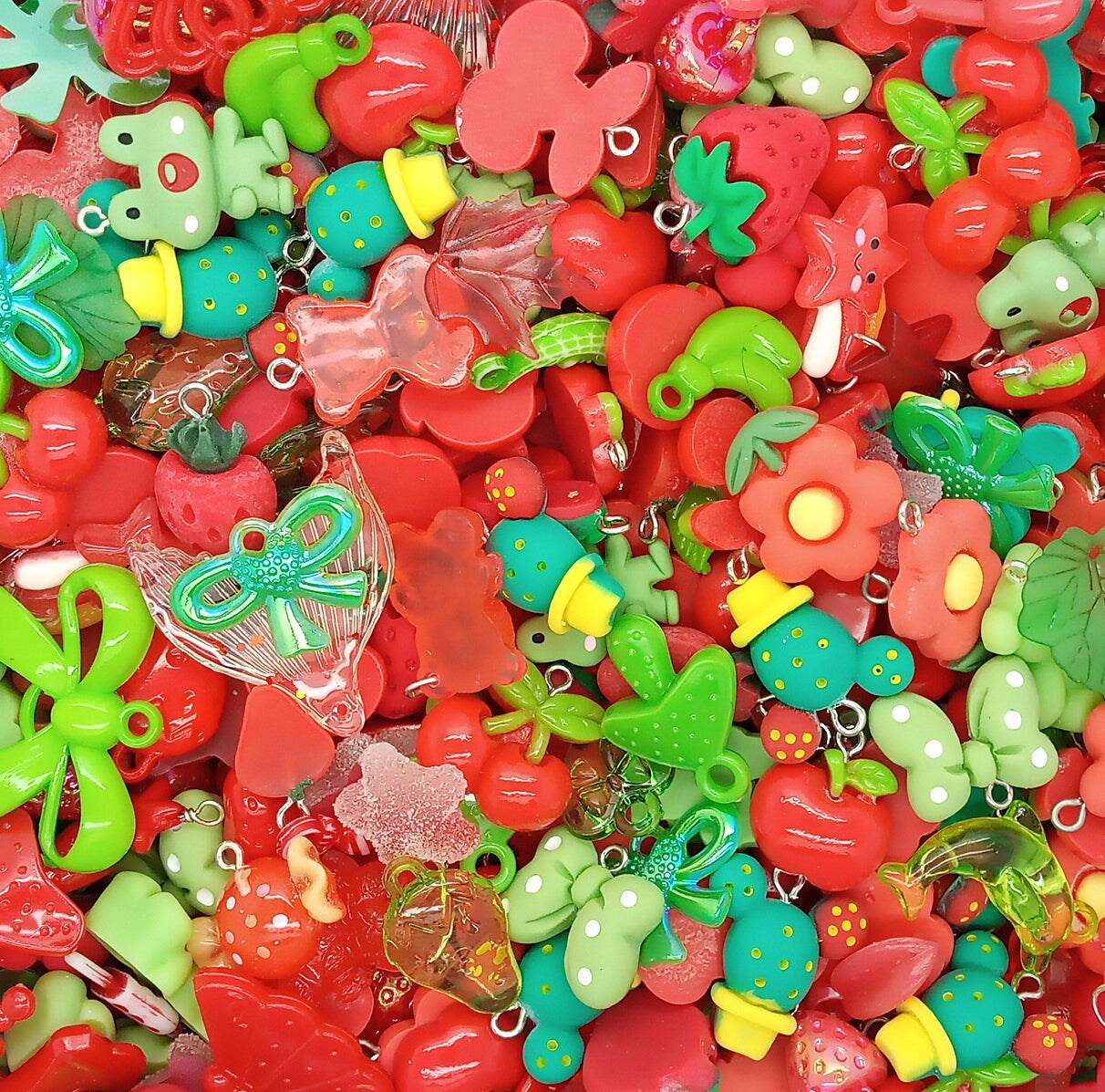 Cute Charm Mix in Red & Green, 30 pieces, Christmas Resin and Acrylic Mix, Adorabilities