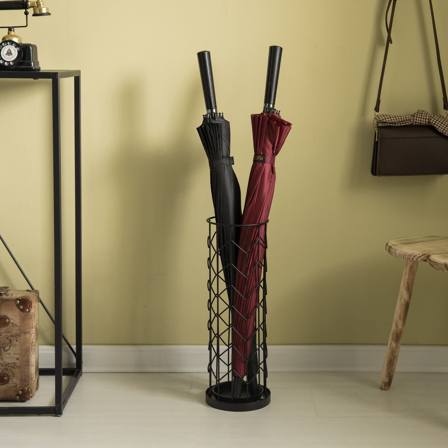 Black Round Horizontal Design Umbrella Holder Stand for Indoor and Outdoor with Drip Water Tray