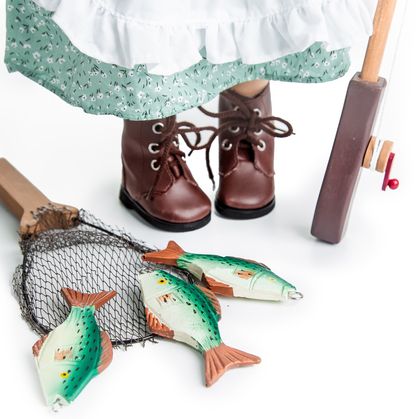 The Queen&#x27;s Treasures 18 In Doll Fishing Accessory Set