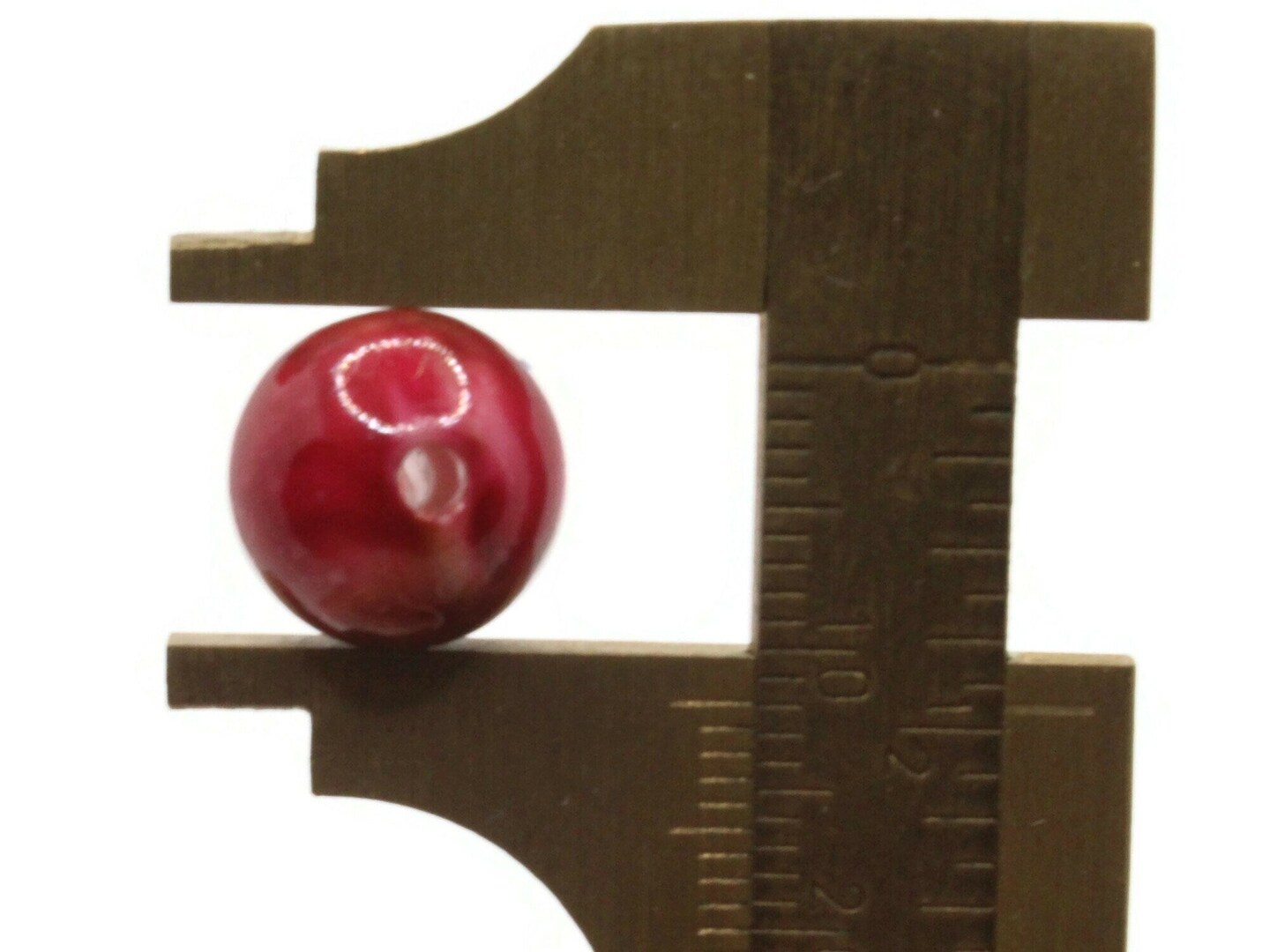40 12mm Round Red Swirl Vintage Plastic Beads