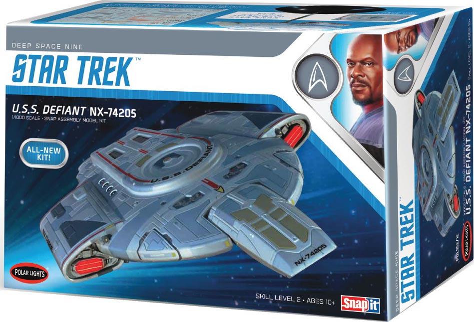 Round2 44951 Star Trek U.S.S Defiant 1:1000 Plastic Model