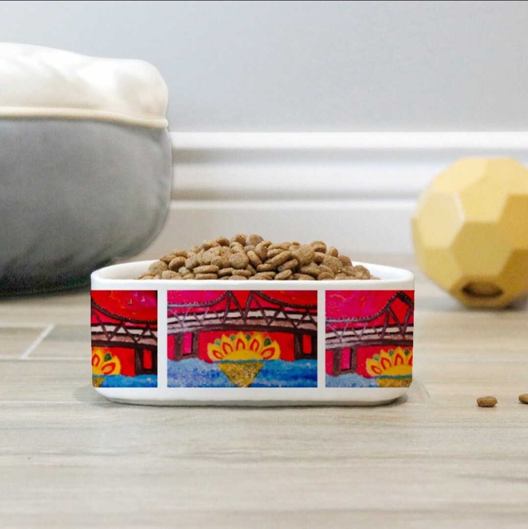 product name is Crescent City pet bowl