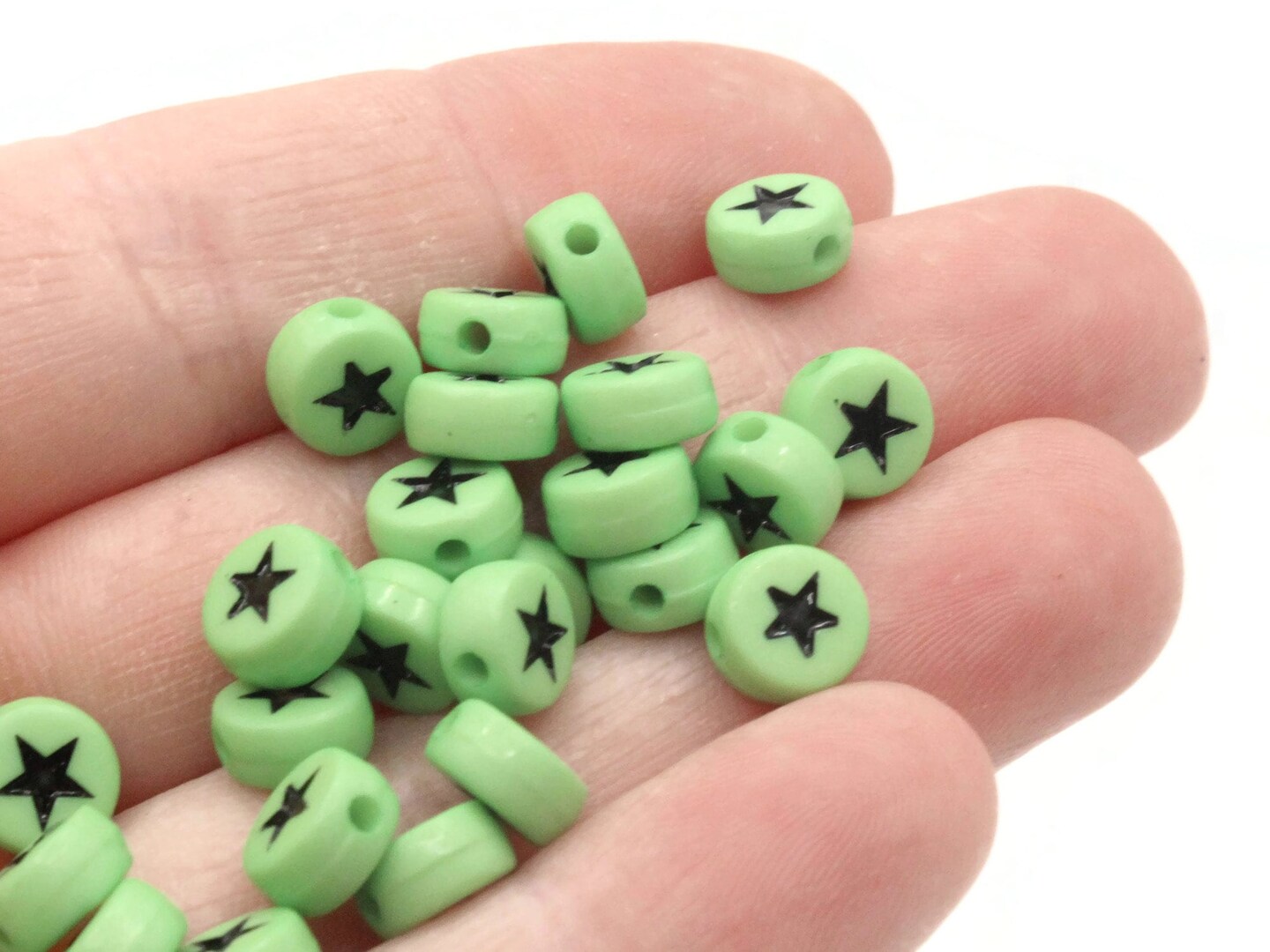100 7mm Green Star Small Plastic Flat Round Coin Beads