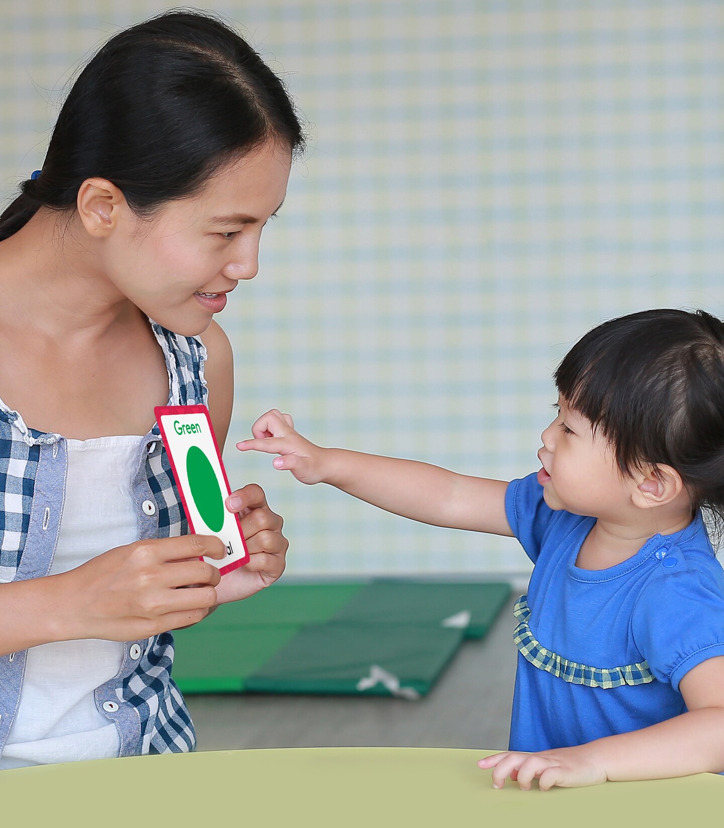 Carson Dellosa Colors and Shapes Flash Cards for Toddlers 2-4 Years, Shape Flash Cards and Primary Colors for Preschool, Kindergarten, Educational Games for Kids Ages 4+