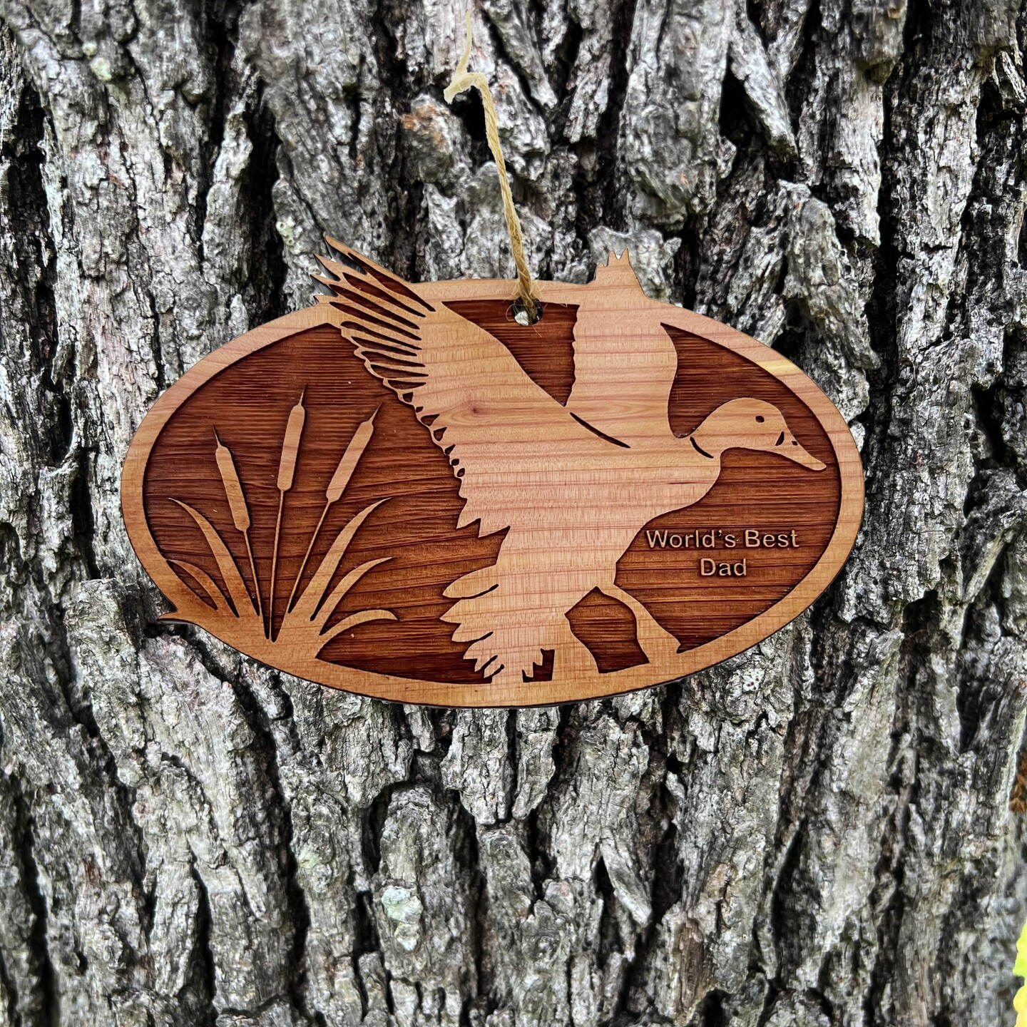 Flying Duck Worlds Best Dad - Cedar Ornament Flying Duck Worlds Best Dad - Cedar Ornament