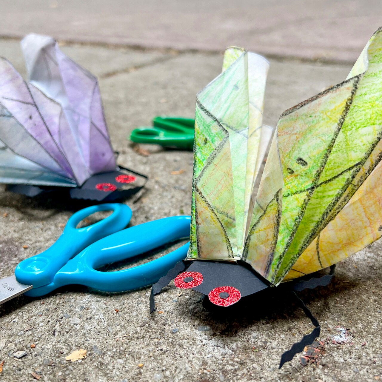 DIY Paper Clothespin Cicadas with @TheCraftyLumberjacks