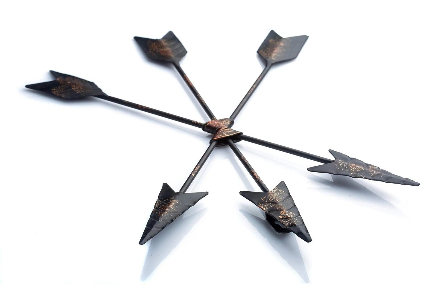Iron Arrow Wall Decor   Hanging Native American Arrow Decor with Sprinkles of Gold for Bedroom Living Room Kitchen   Rustic Style Metal Art for Home Interior