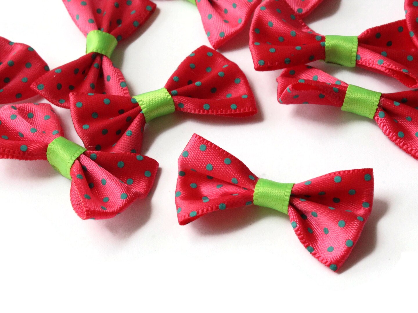 10 35mm Dark Pink and Green Polka Dot Bows - Loose Bow Embellishments