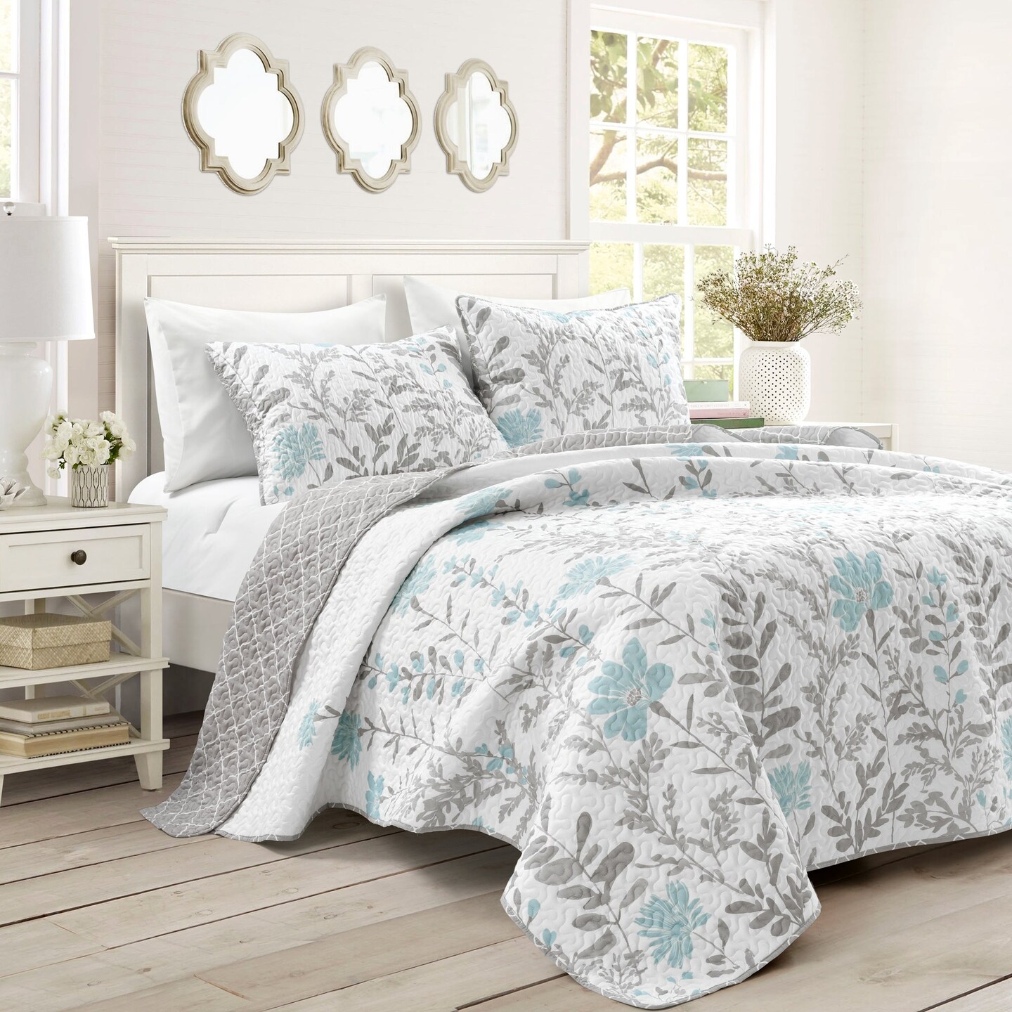 Aprile 3 Piece Quilt Set