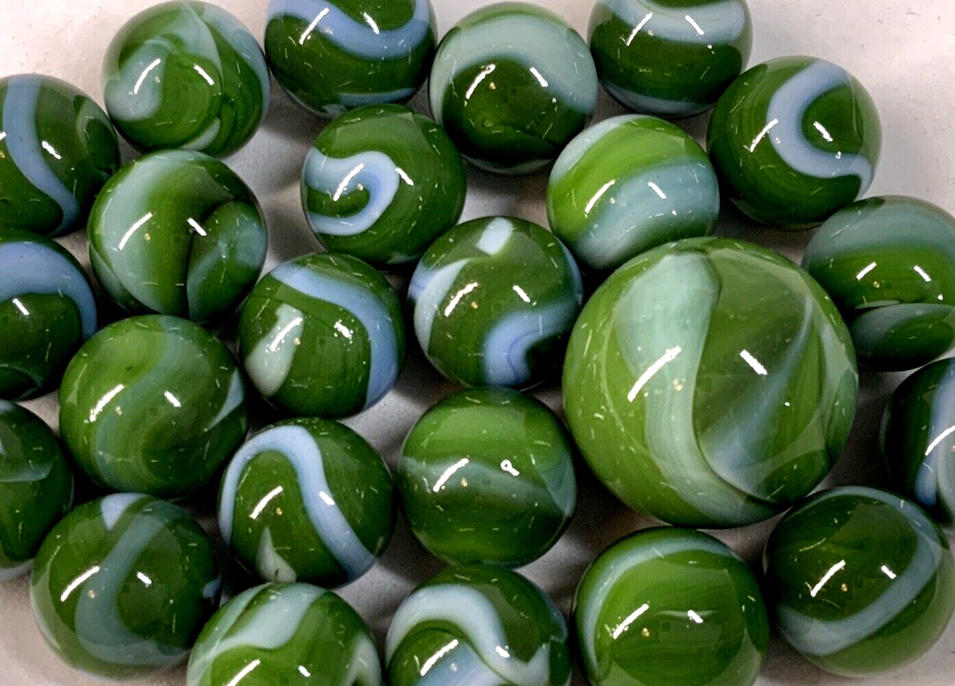 25 Marbles GREEN PYTHON Green white Stripes Glass game pack Shooter