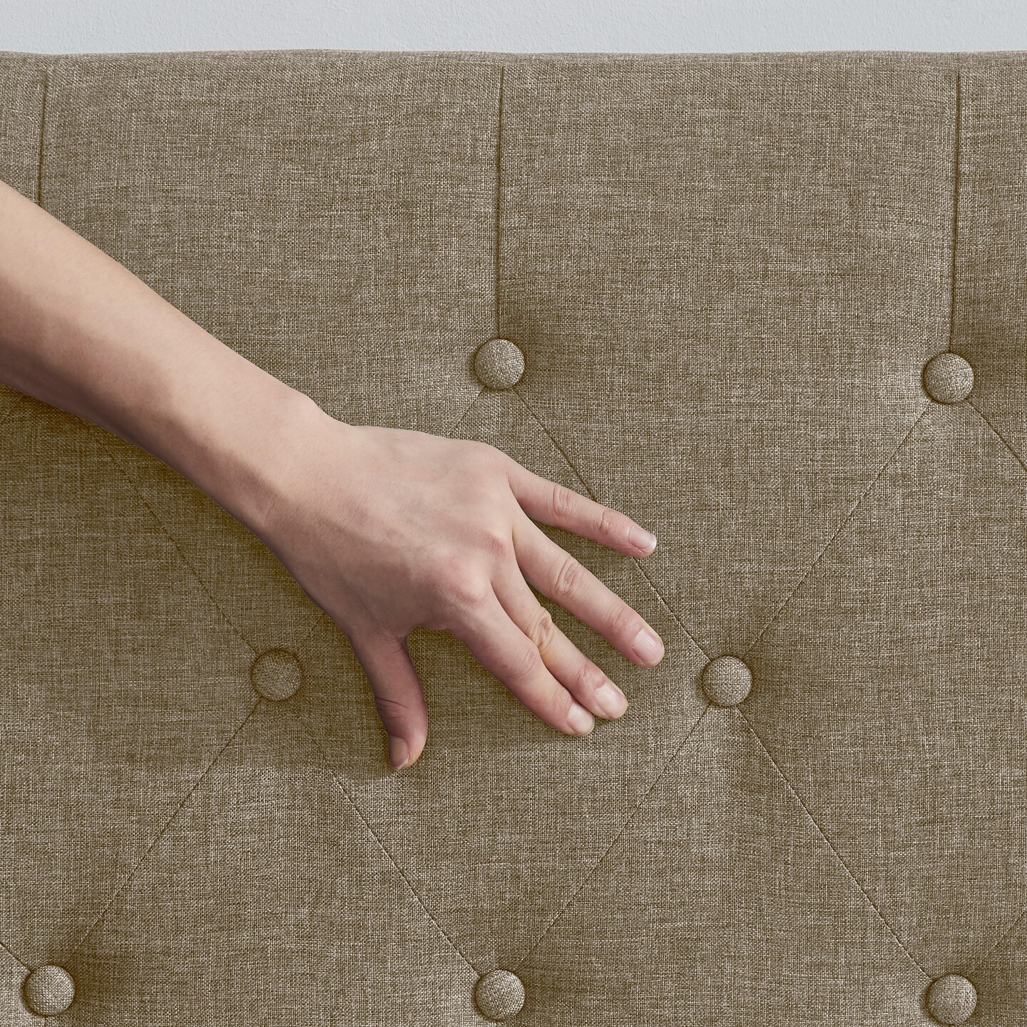 Nestl Wingback Diamond Upholstered Platform Bed