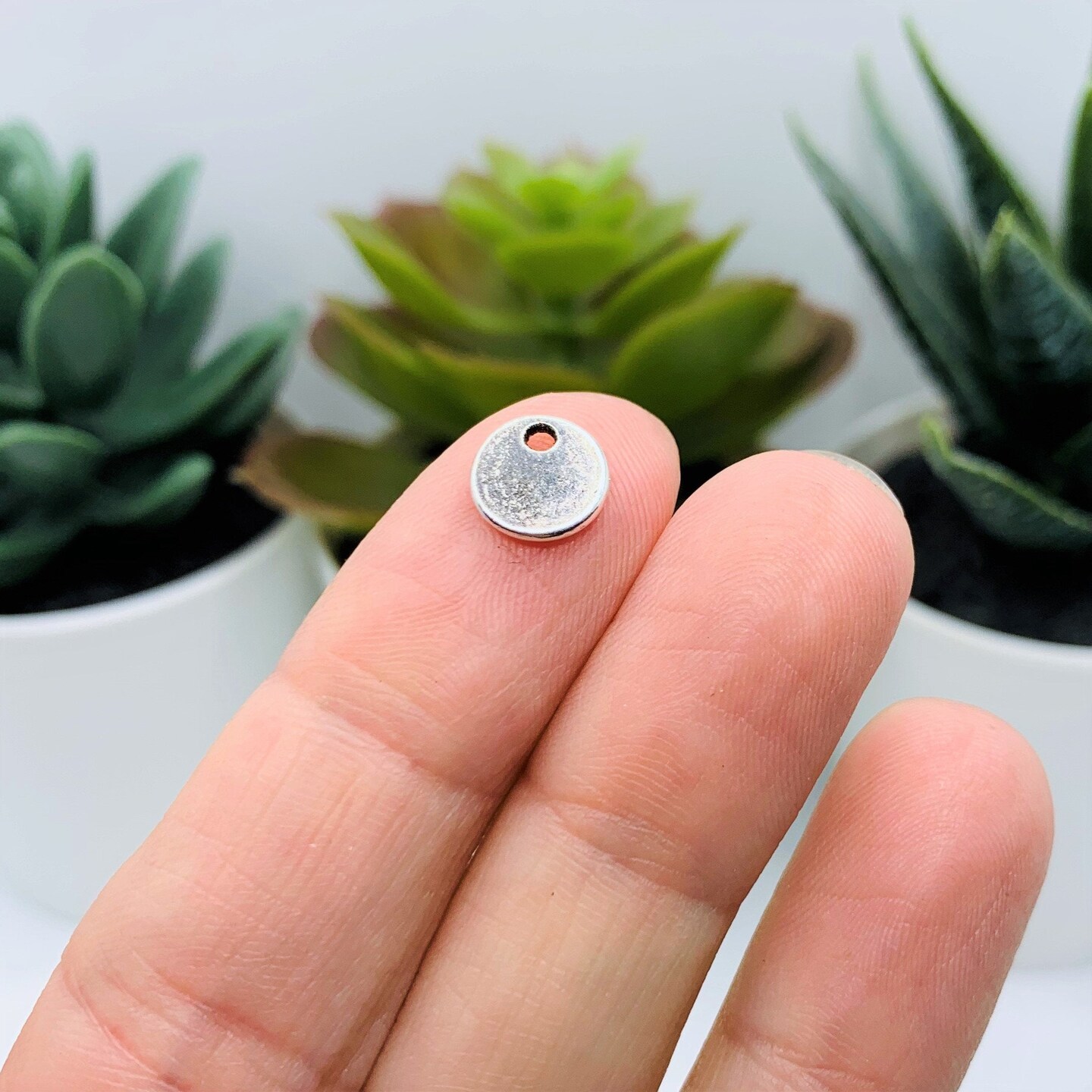 20, 50 or 100 Pieces: 8 mm Zinc Alloy Tibetan Silver Stamping Tag Blanks