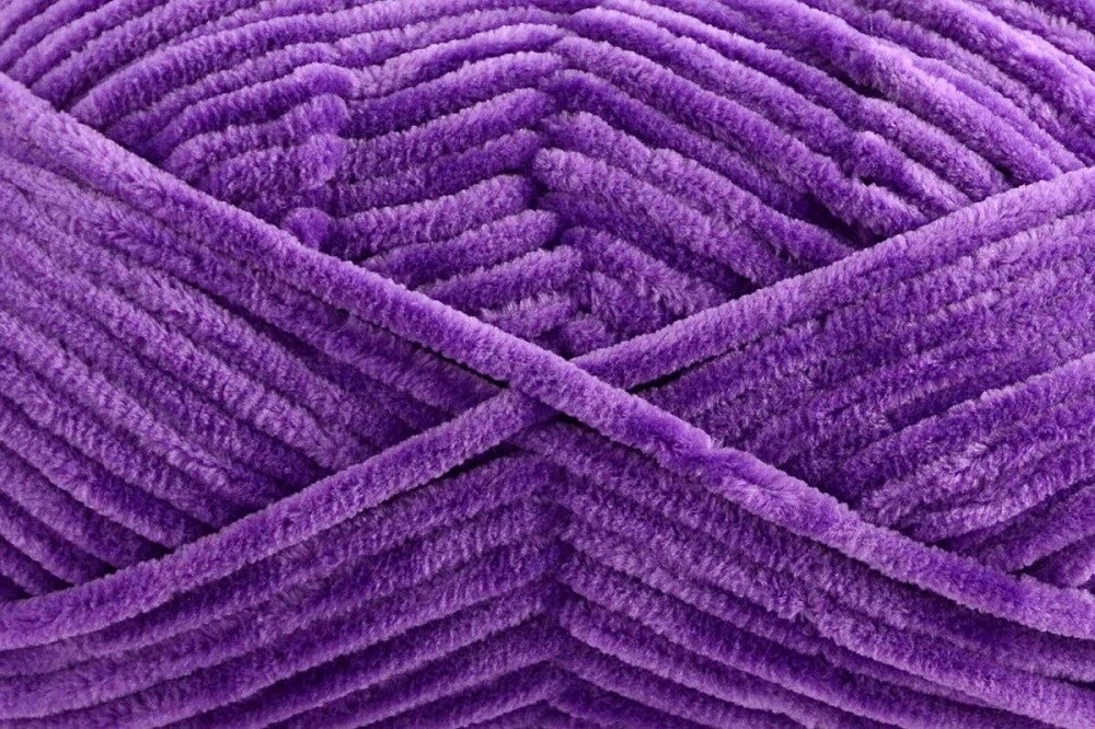 Bella Chenille by Universal Yarn - #116 Pansy Purple - 100% polyester super bulky yarn