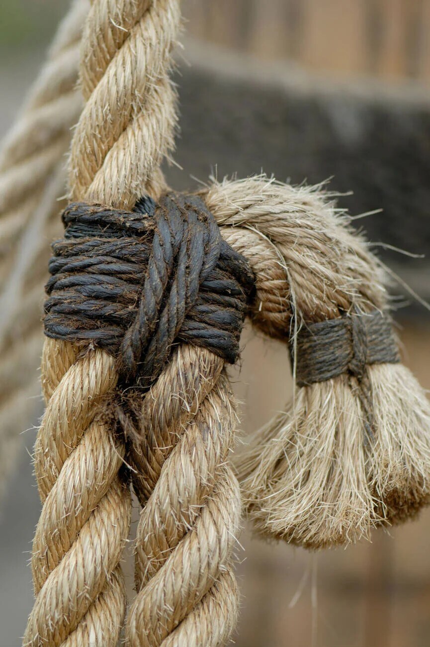 Hemptique 3-Ply 100ft Premium Egyptian Tarred Marline Flax Linen Twine Water Resistance Coated Sailing Knotting Rigging Tying Landscape Gardening Craft Hobby