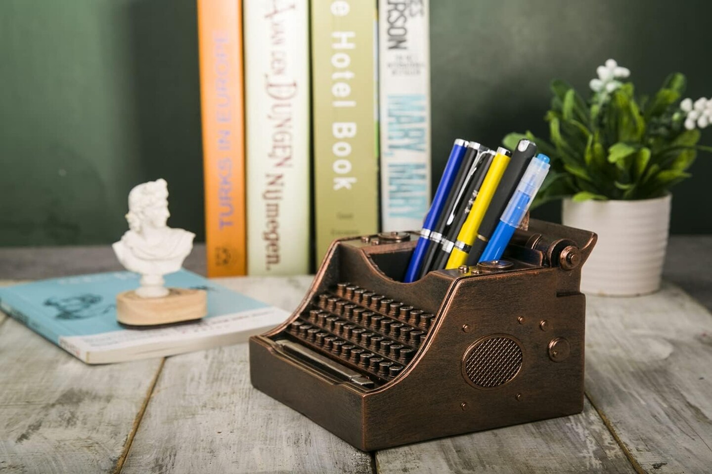 Retro Typewriter Pen Holder