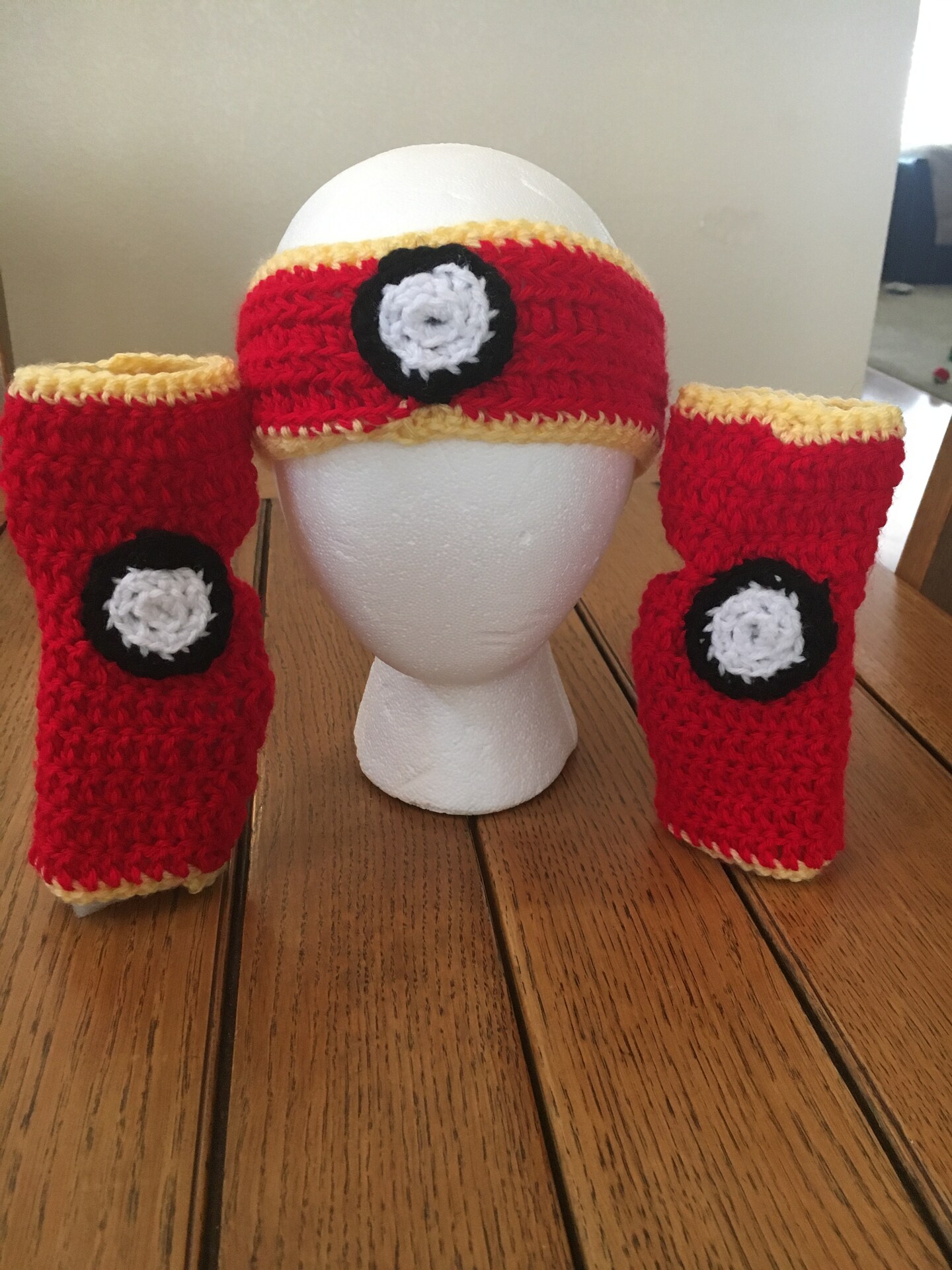 Action Figure Ear Warmer Headband Fingerless Gloves Set Red  display picture 3