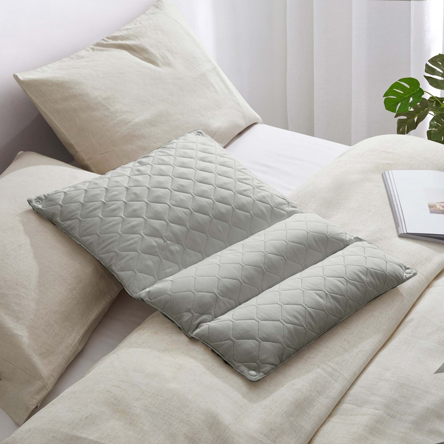 PeaceNest Adjustable Folding Polyester Pillow