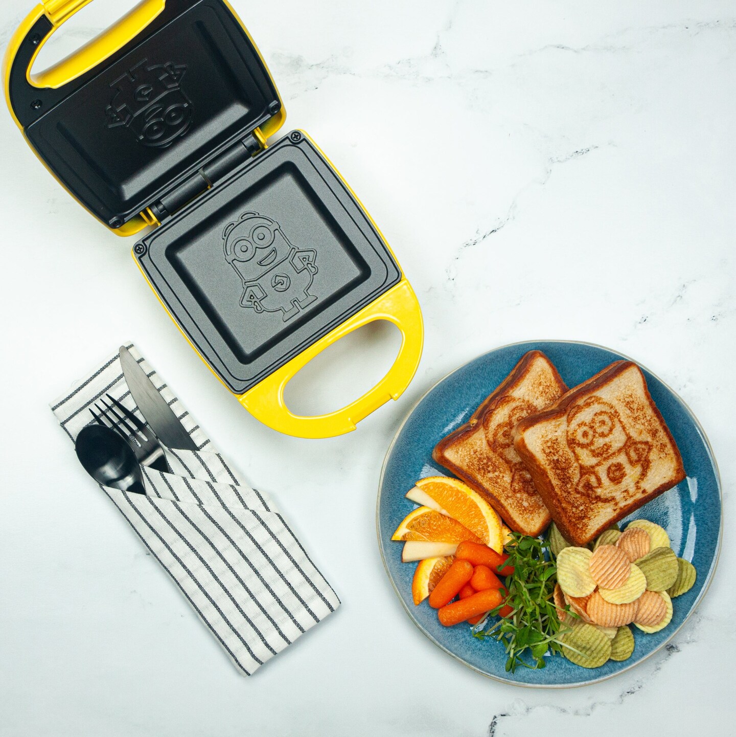 Uncanny Brands Minions Single Sandwich Maker