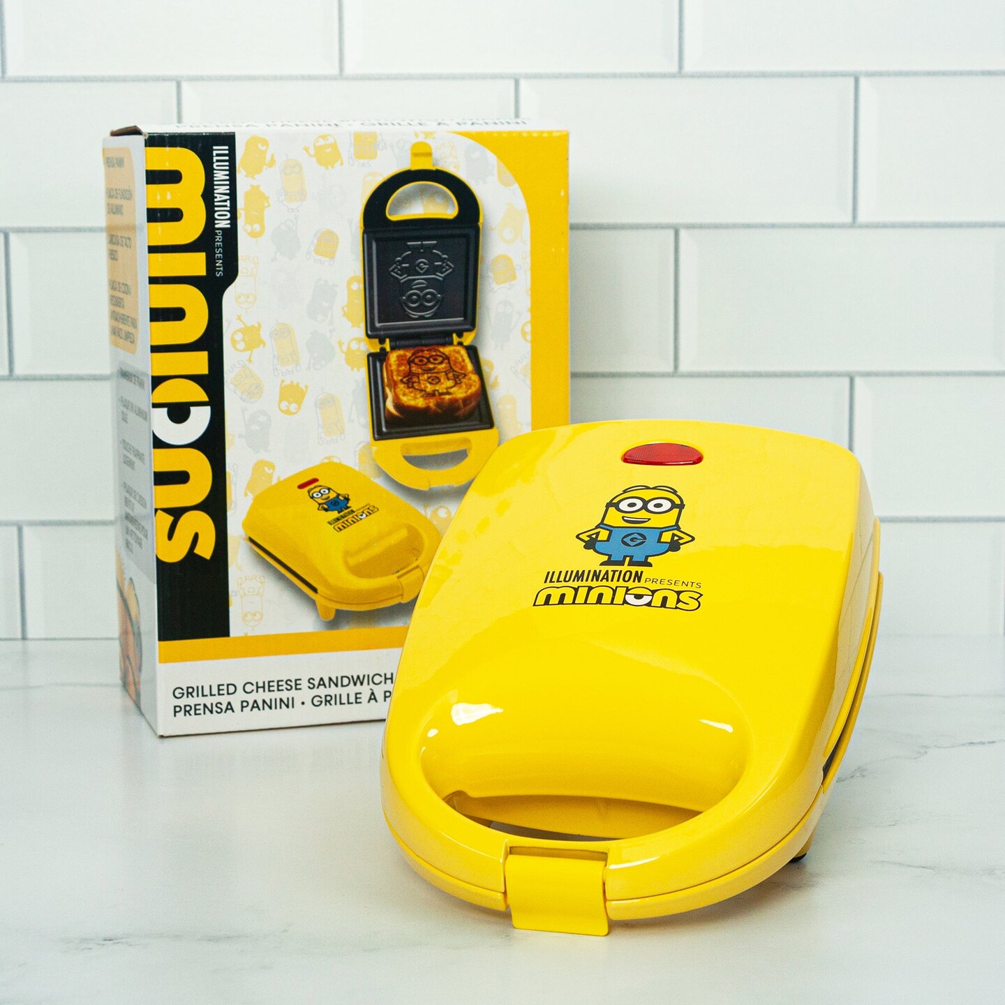 Uncanny Brands Minions Single Sandwich Maker