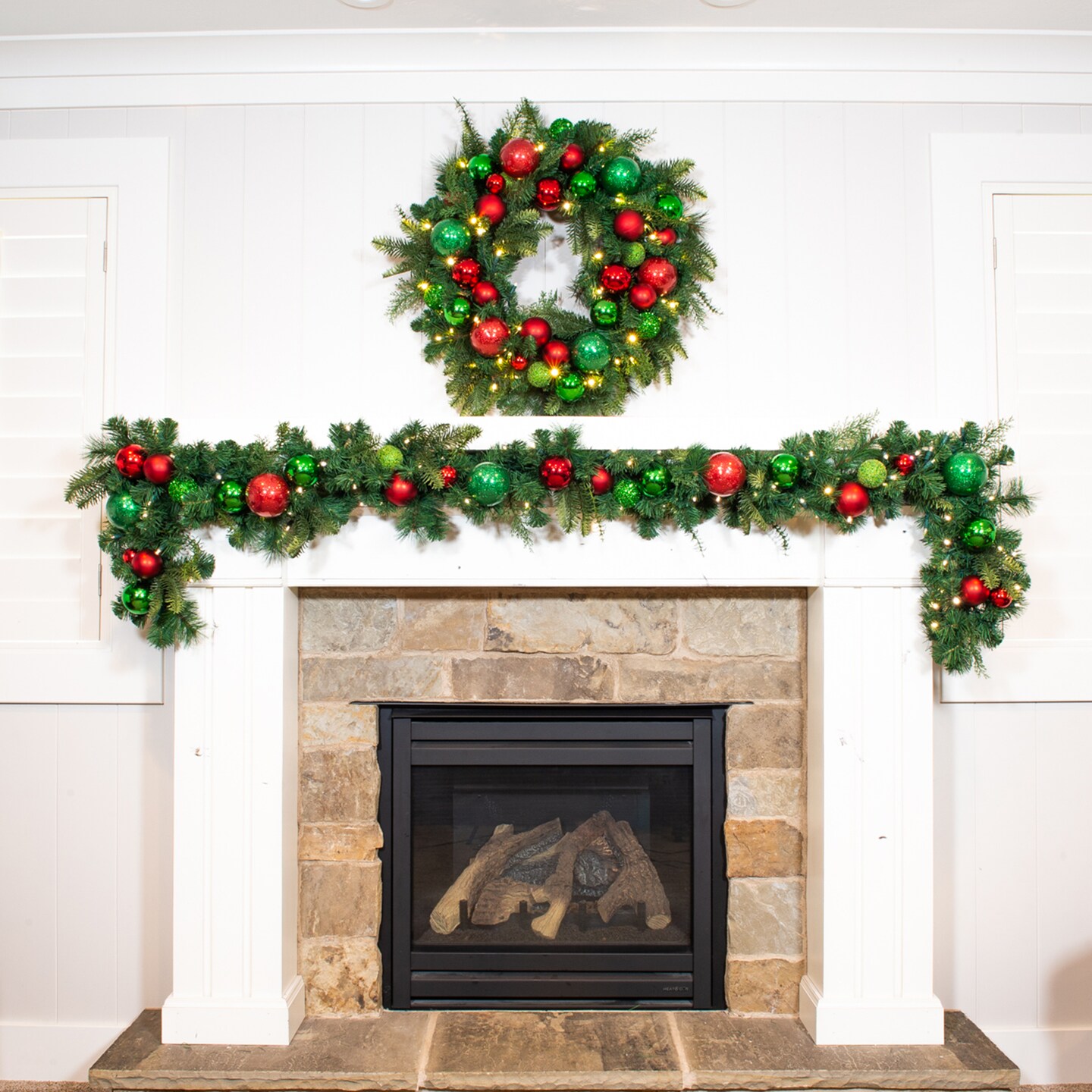 Lighted Christmas Wreath - Christmas Cheer