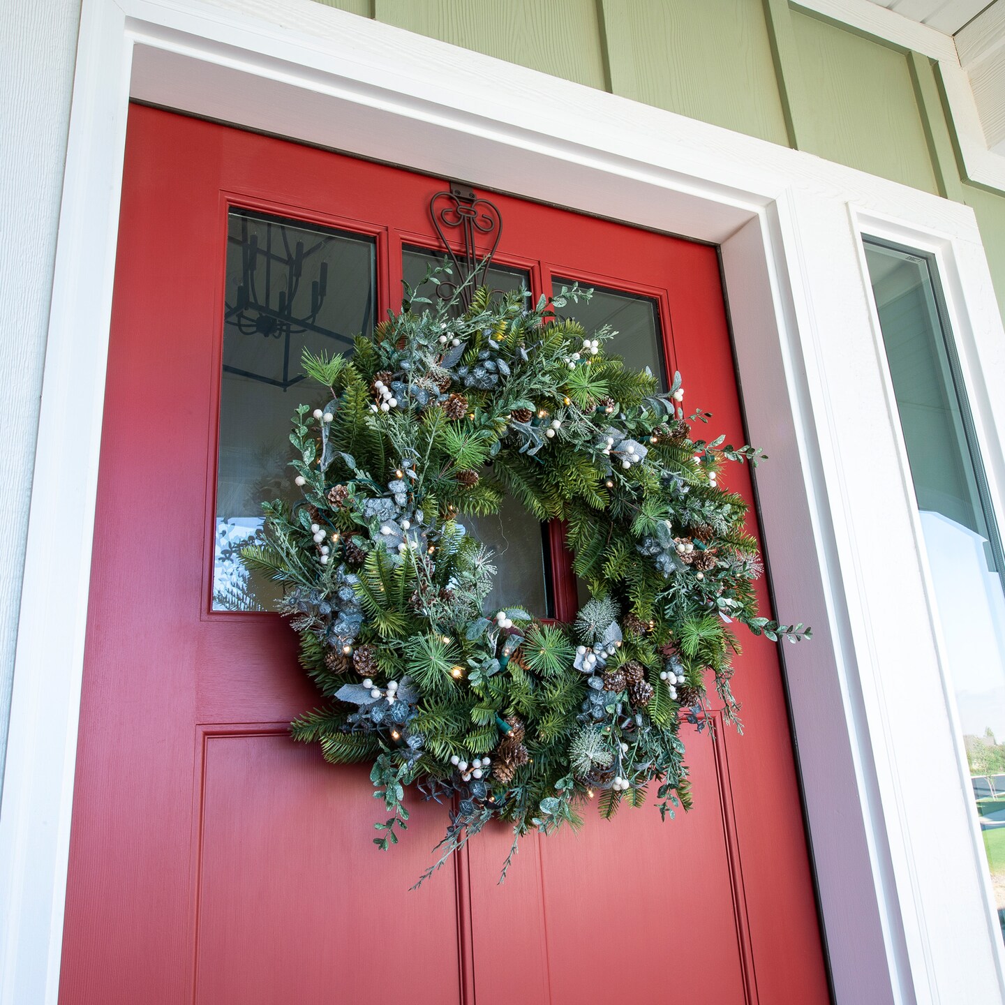 Lighted Christmas Wreath - Rustic White Berry