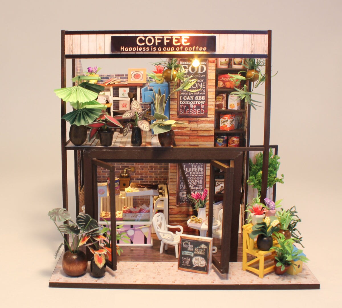 Miniature Wizardi Roombox Kit - Coffee House Dollhouse Kit