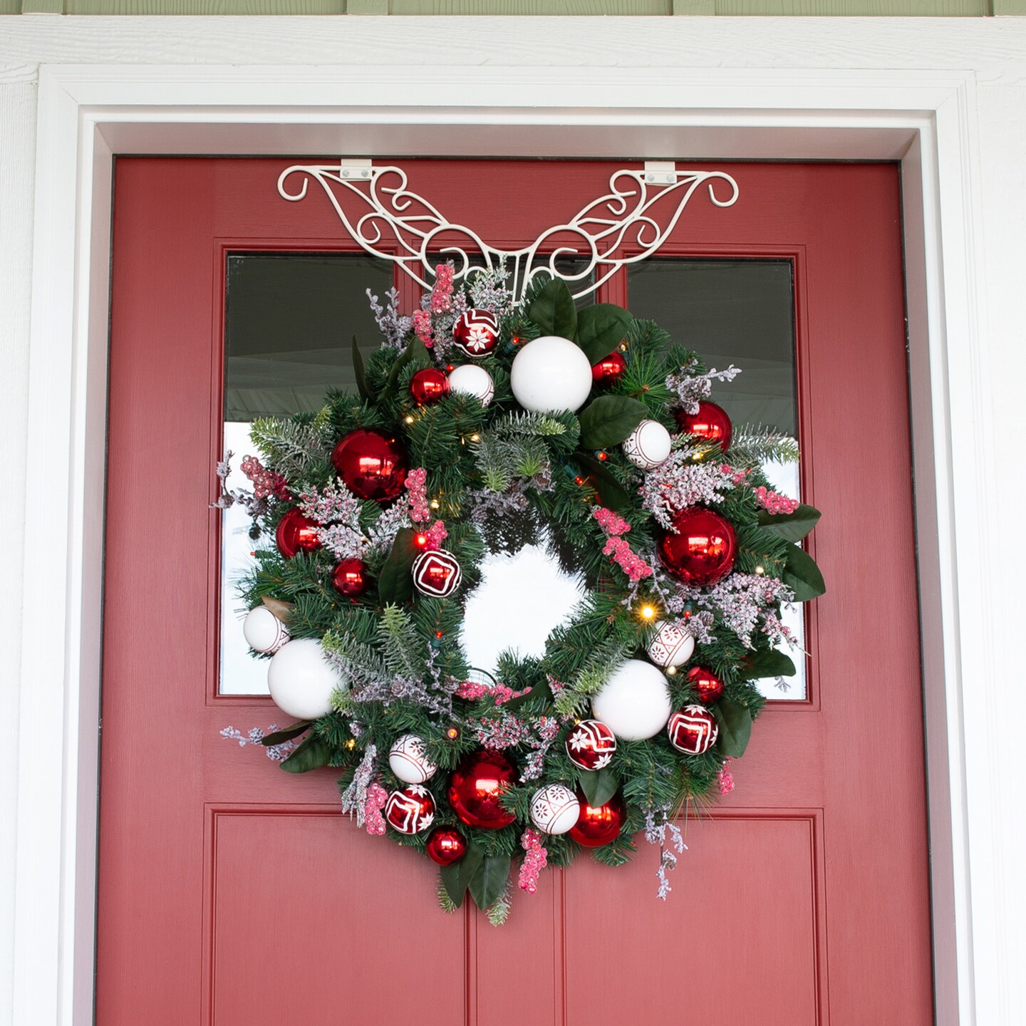Lighted Christmas Wreath - Nordic