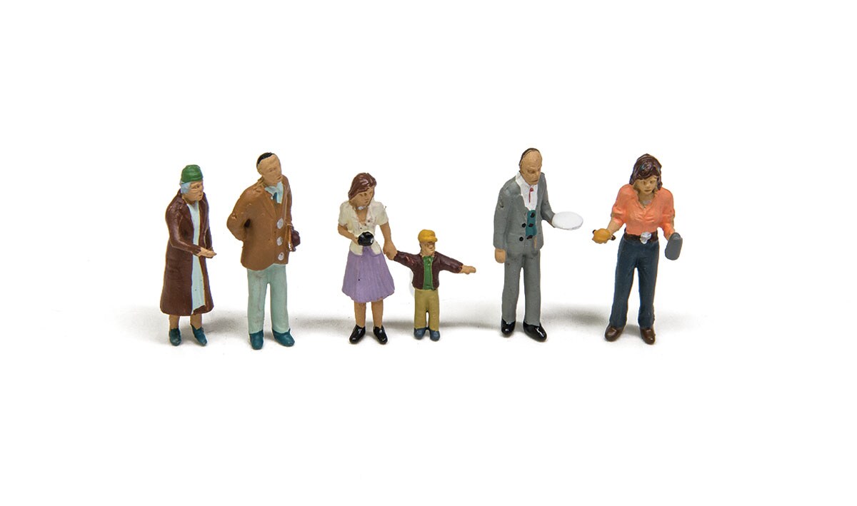 Woodland Scenics  HO-Scale HO PEOPLE GOING PLACES Diorama Accessory