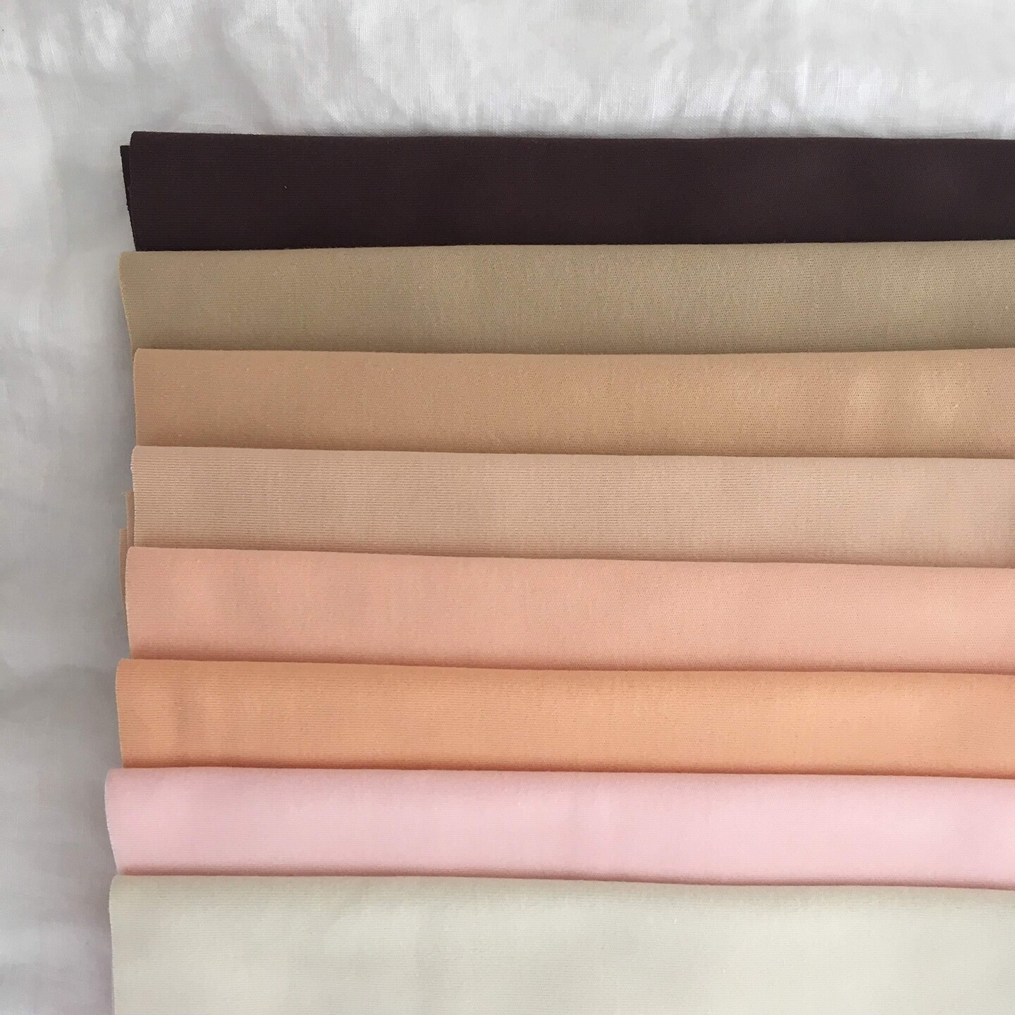 De Witte Engel Doll Jersey Skin Coloured Fabric DIY face and Body Doll Making 25 x 80 cm (Dark Brown 104)