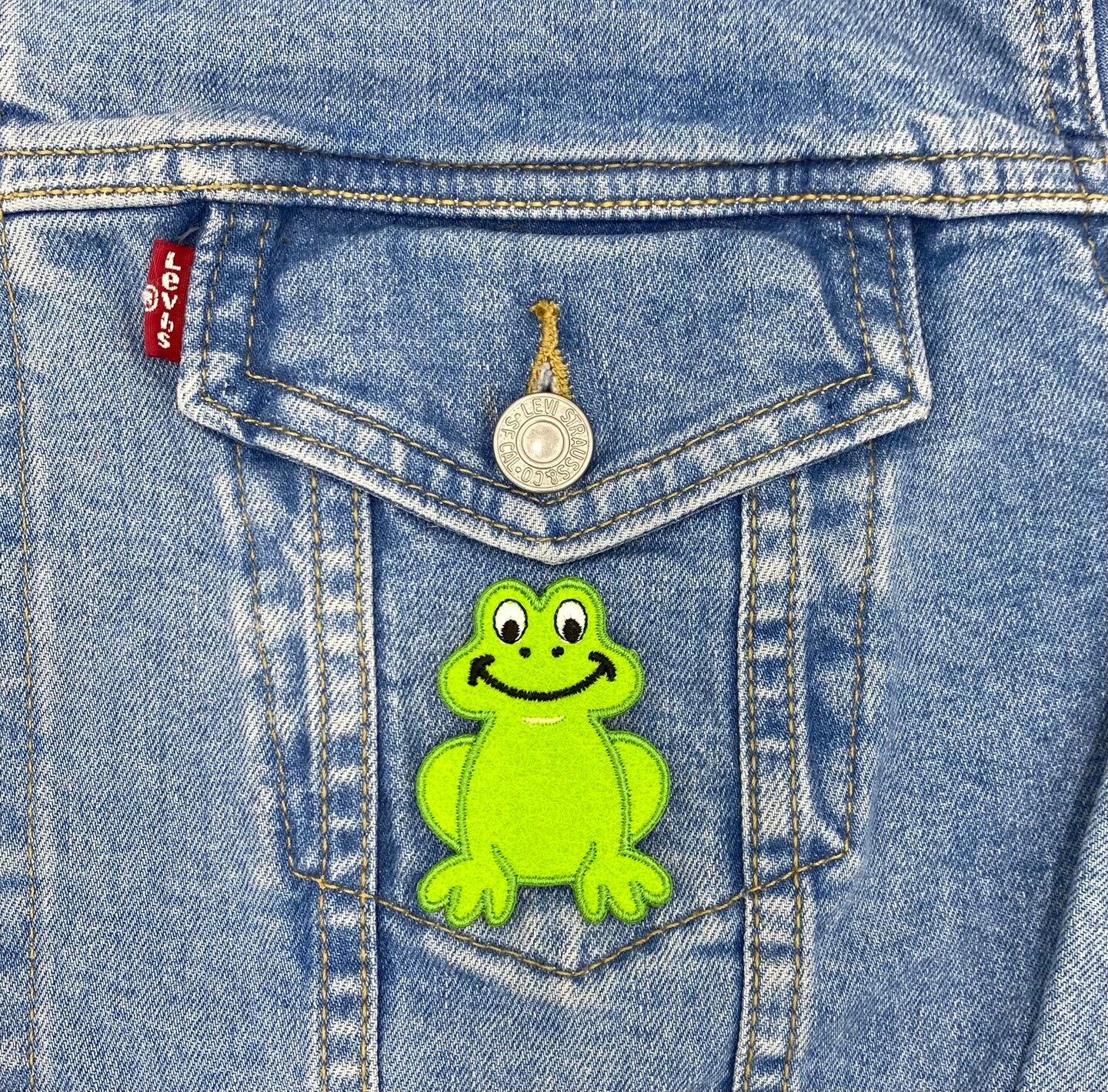 Green Felt Frog, Embroidered, Iron on Patch
