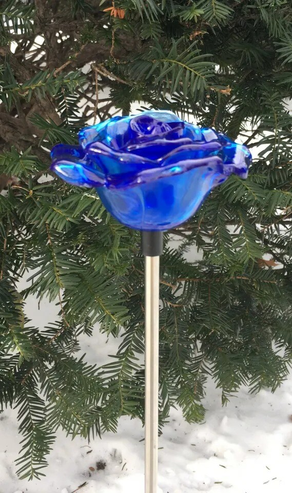 Solar Rose Flower Garden Path Stake White LED Light Outdoor Yard Lawn Art Decor