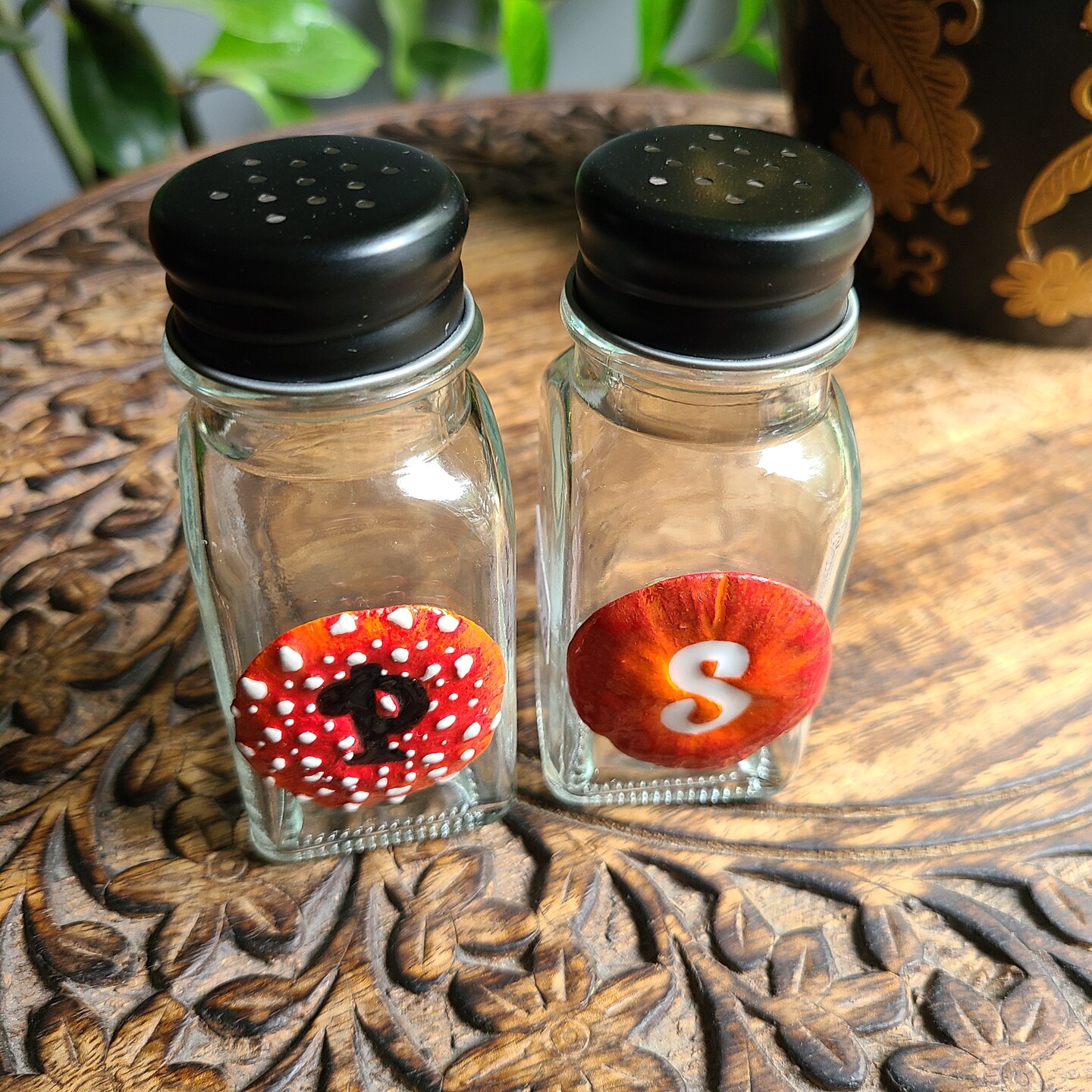 Mushroom salt and pepper shakers product 4