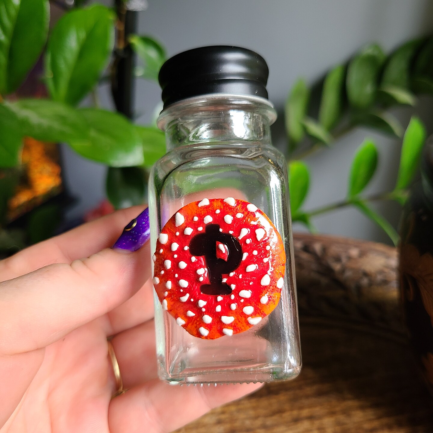 Mushroom salt and pepper shakers product 3