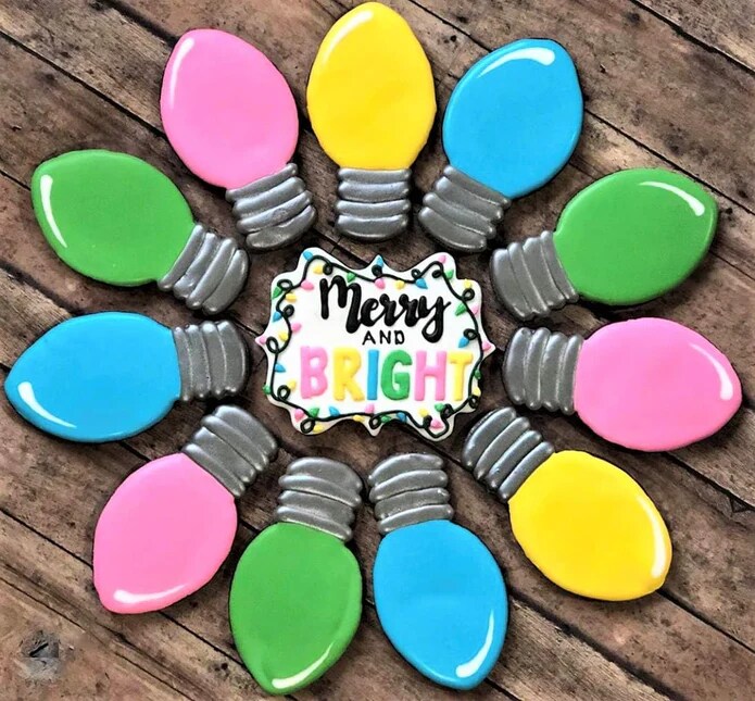 Ann Clark Christmas Lights and Light Bulb Cookie Cutter, 3.25&#x22;