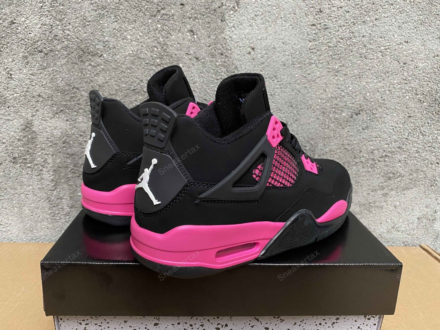 Jordan 4 Pink Thunder