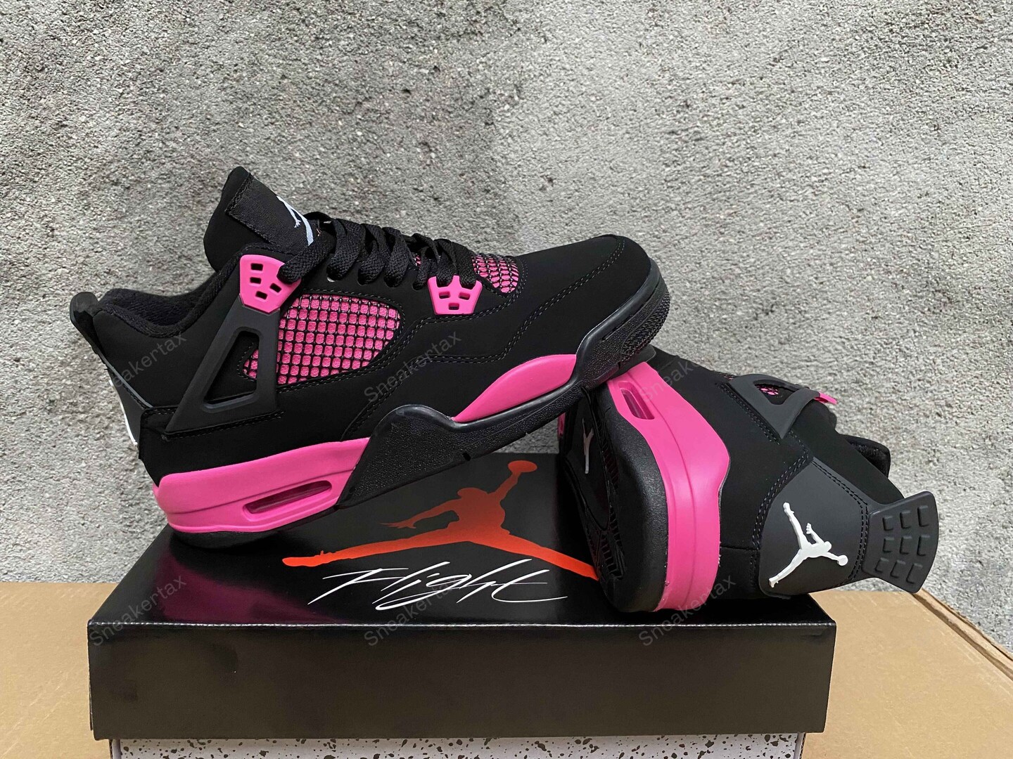 Jordan 4 Pink Thunder