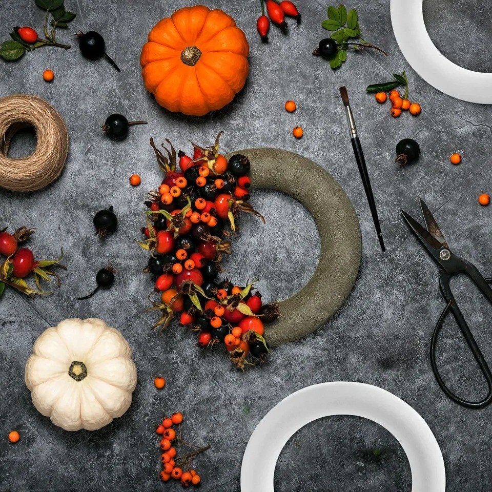 4 Pack Foam Wreath Forms, 10 Inch Rings for Crafts, DIY Projects, Holiday Decor