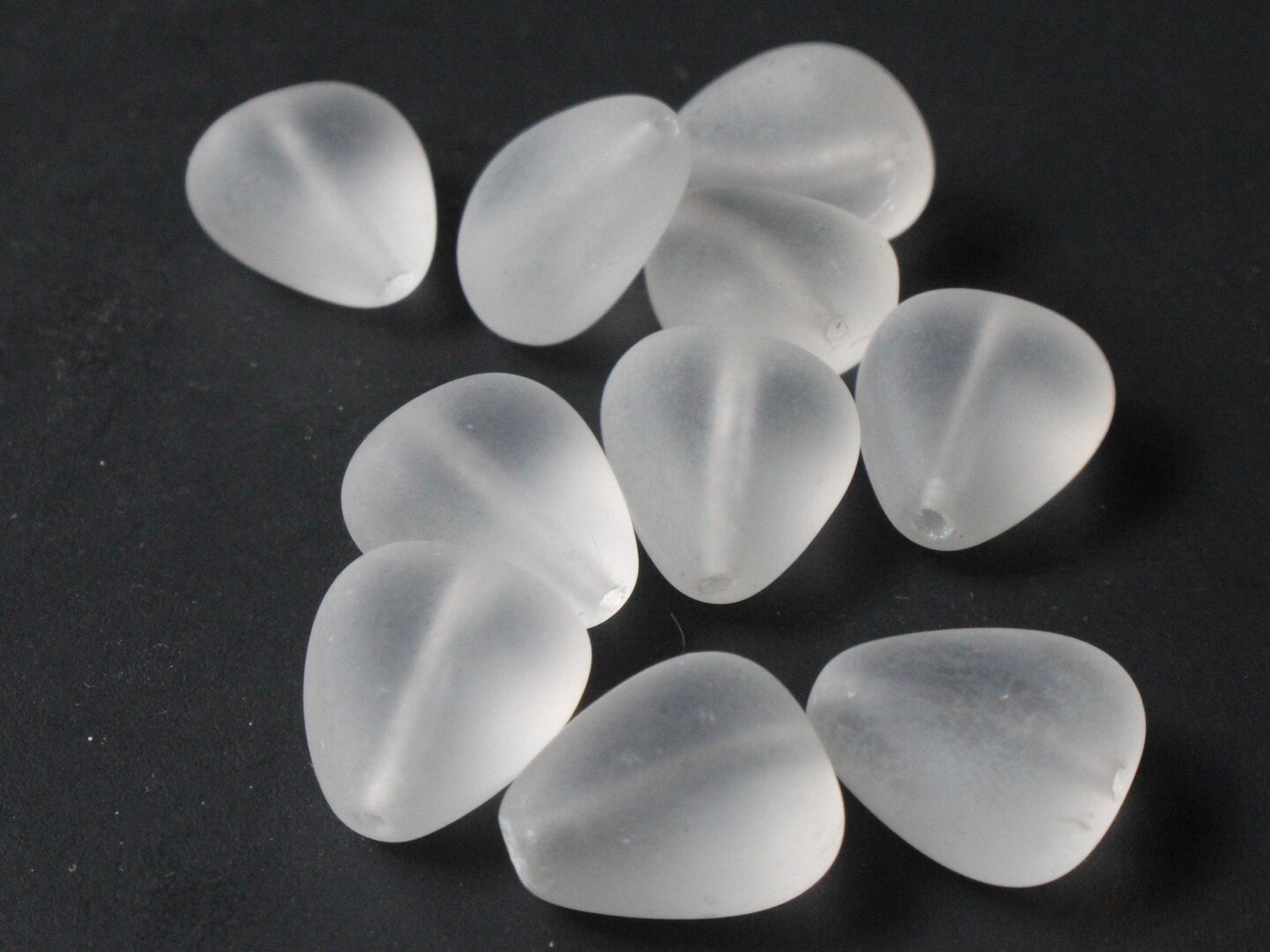 10 14mm x 12mm Frosted Clear Glass Beads Vintage Triangle Beads to String bO2