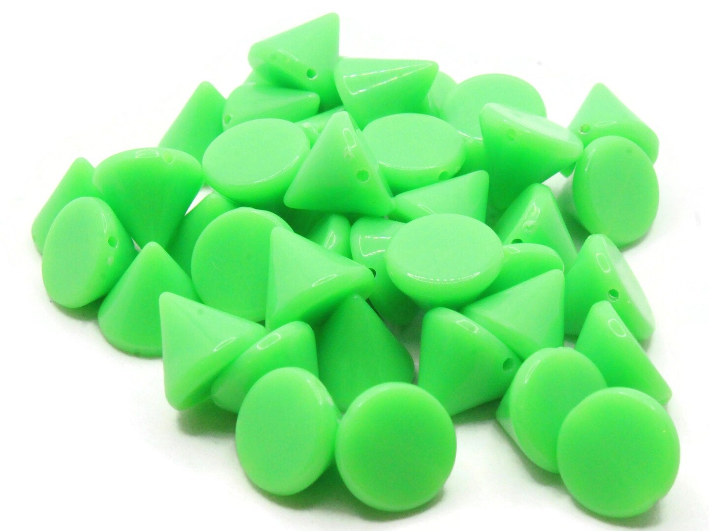 40 12mm Green Spike Plastic Cone Beads