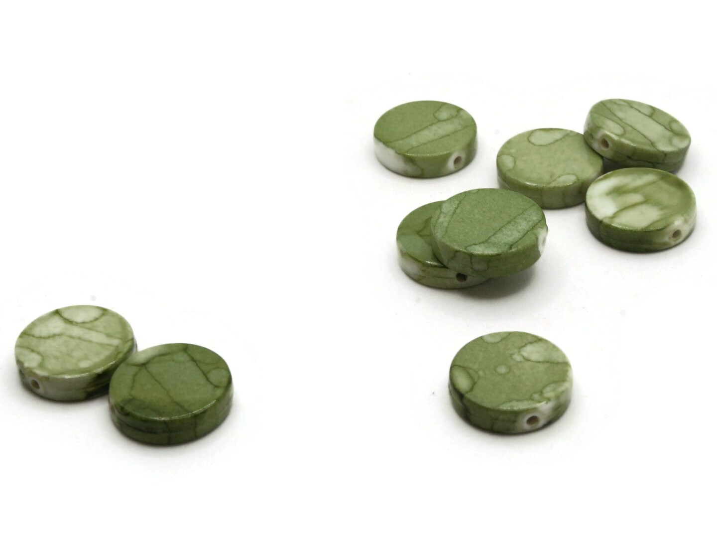 10 19mm Spray Painted Green Acrylic Coin Beads