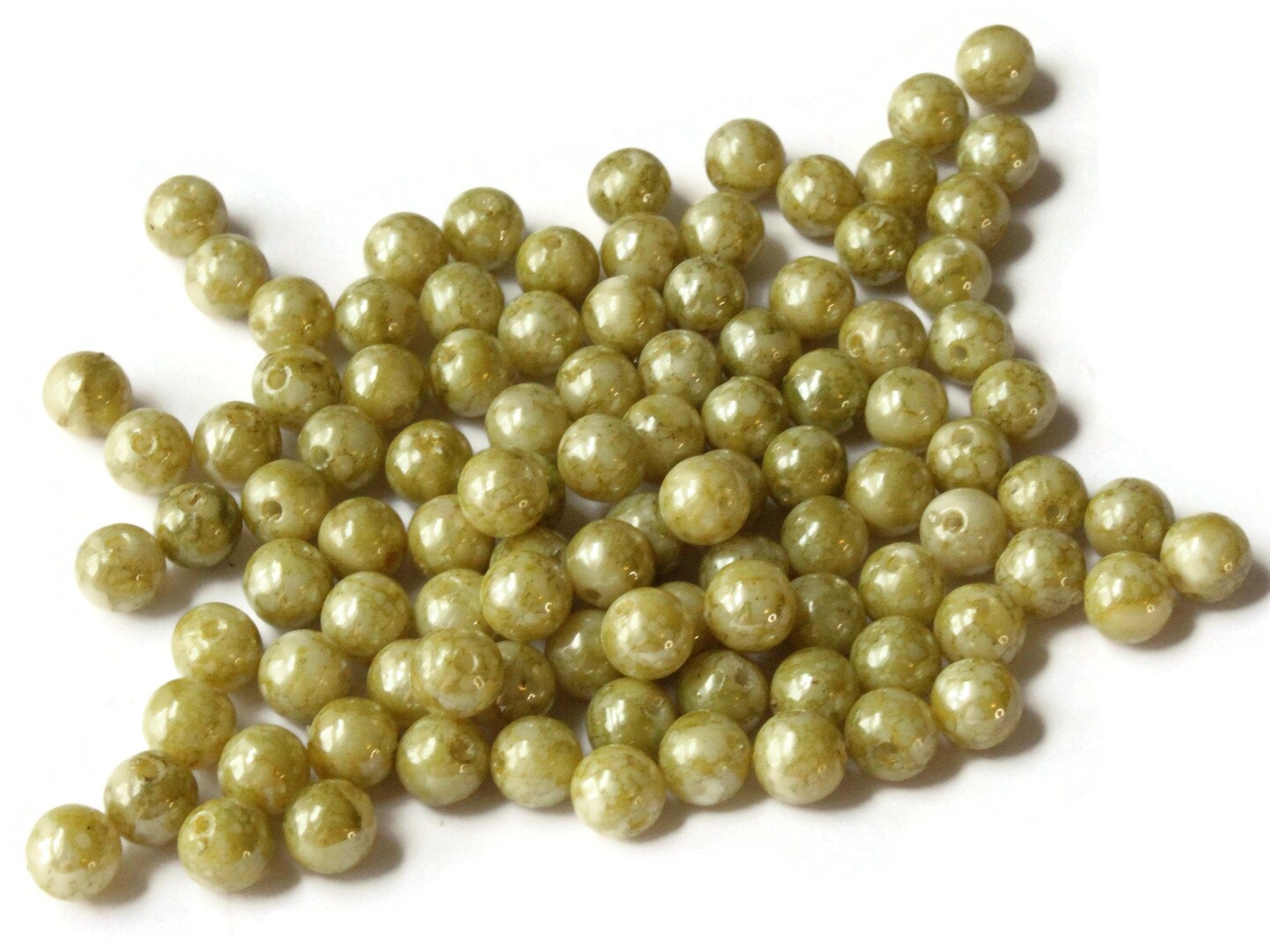 100 8mm Round Green Vintage Plastic Beads
